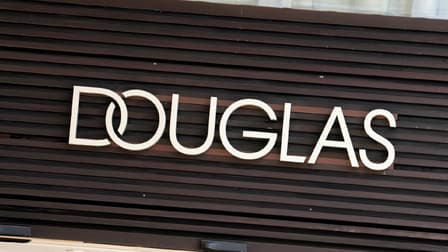 Douglas Logo
