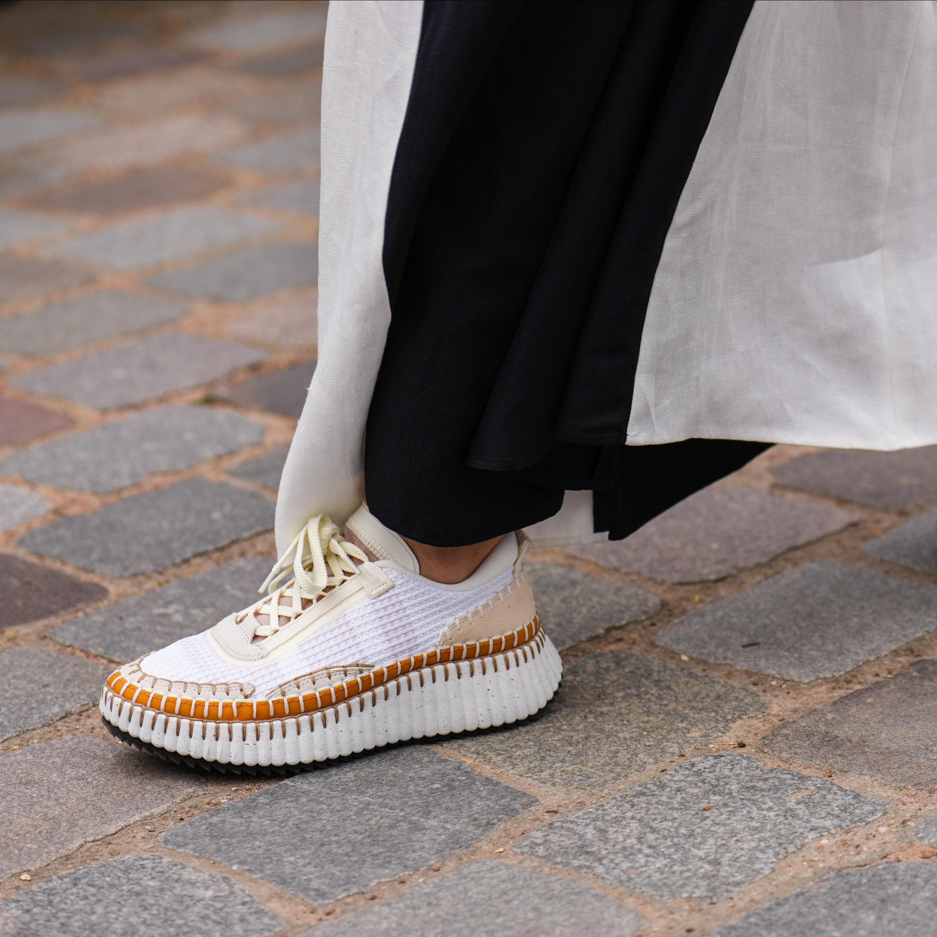 Sneaker aus Mesh 