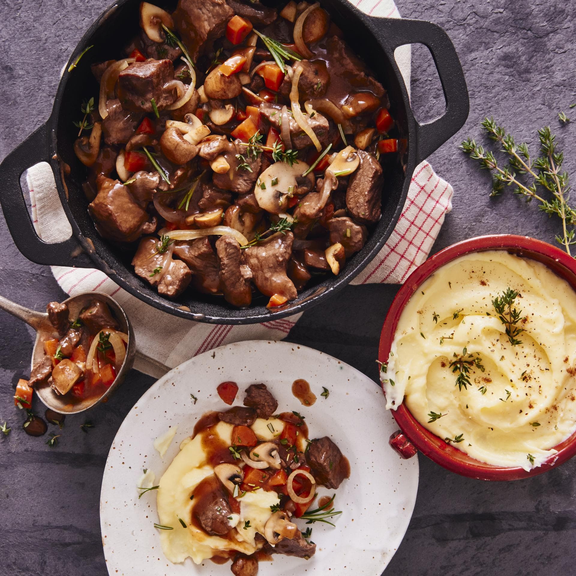 Französischer Abend geplant? Das saftige Boeuf Bourguignon darf nicht fehlen.