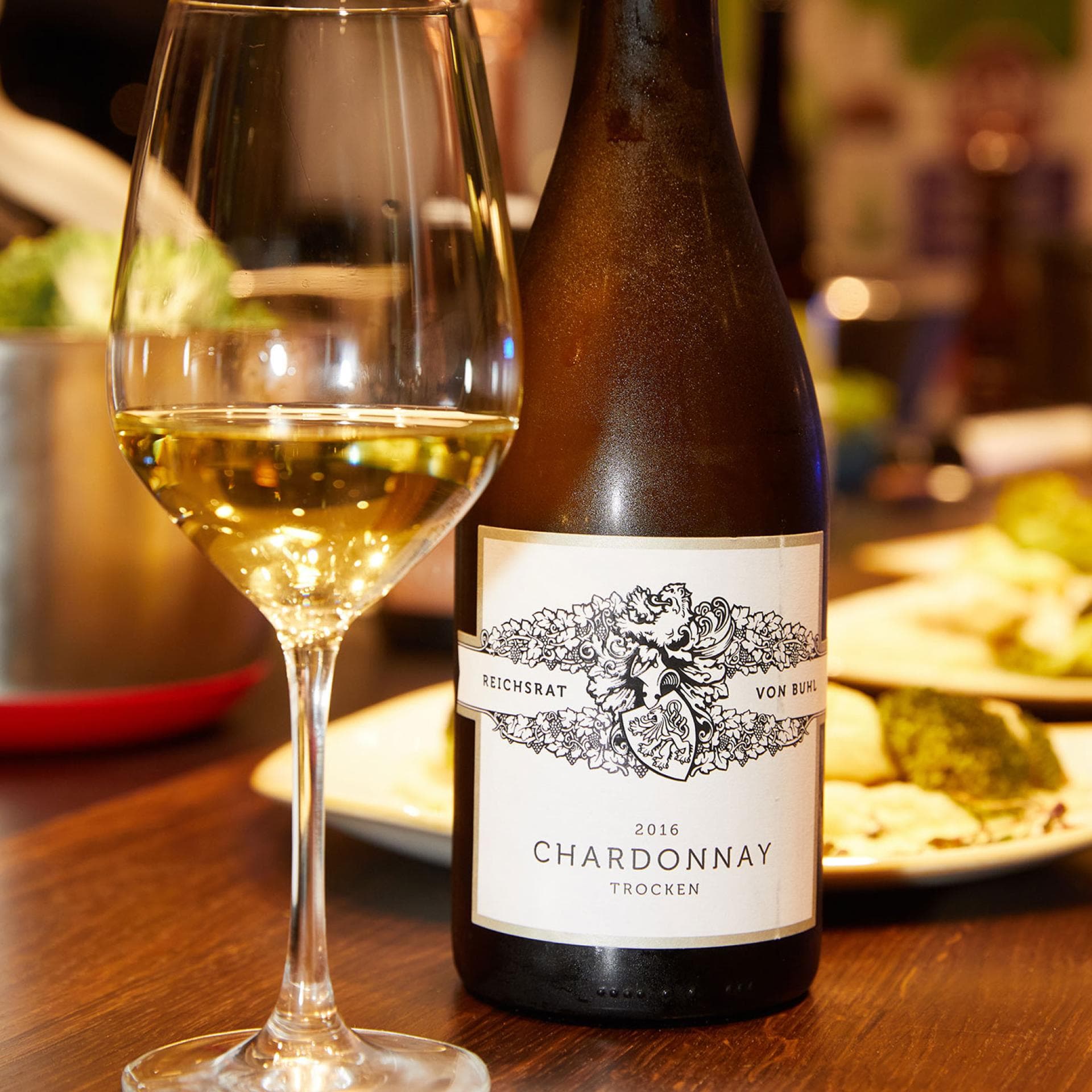 Edler Tropfen: Ein feiner Chardonnay, der 2016er Reichsrat von Buhl. Auch bei Diabetes ist ab und an ein Glas Wein erlaubt