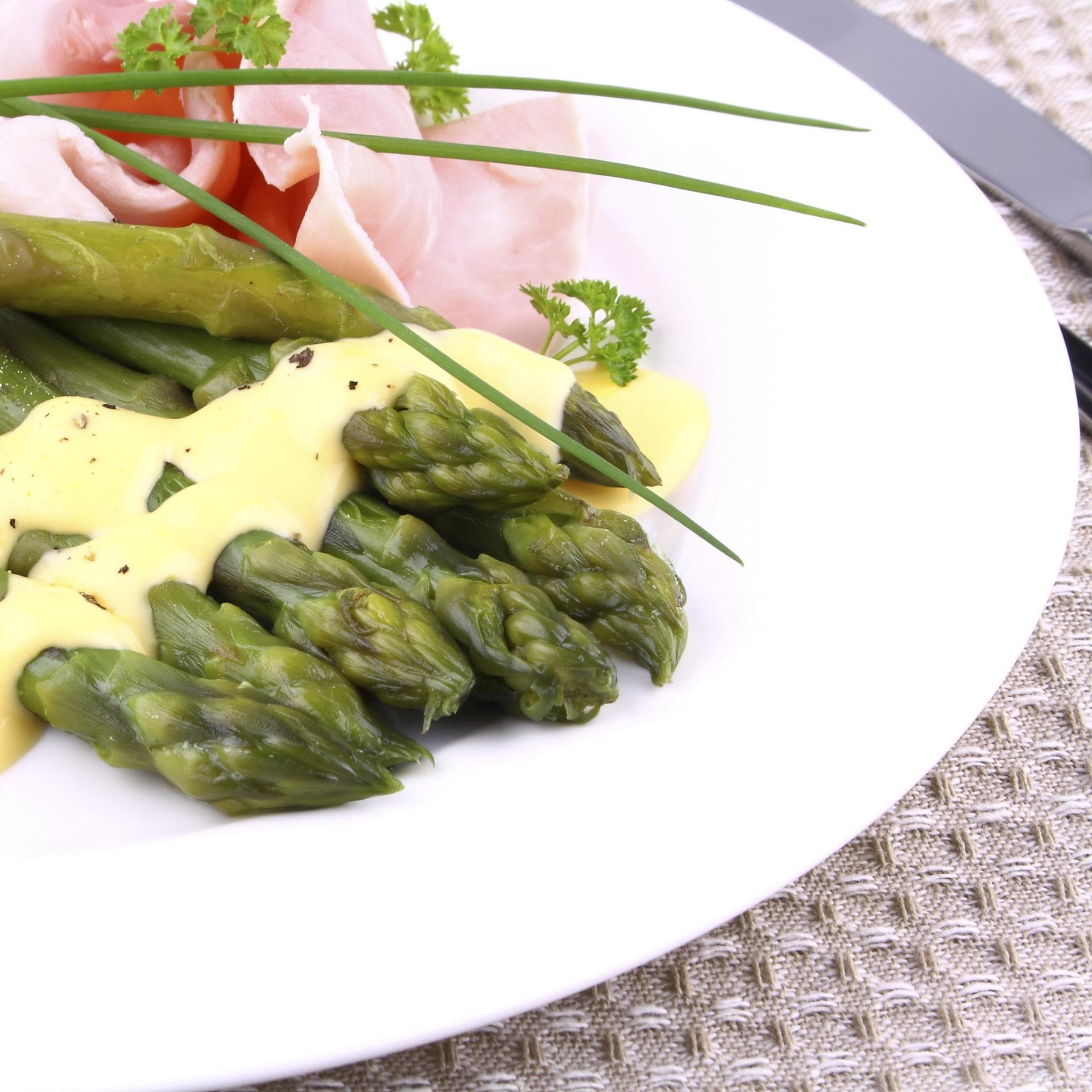 Sauce Hollandaise - Wenn Sie nicht immer auf die Tütenvariante zurückgreifen wollen, lassen Sie sich von unserem Rezept und unseren Tipps inspirieren