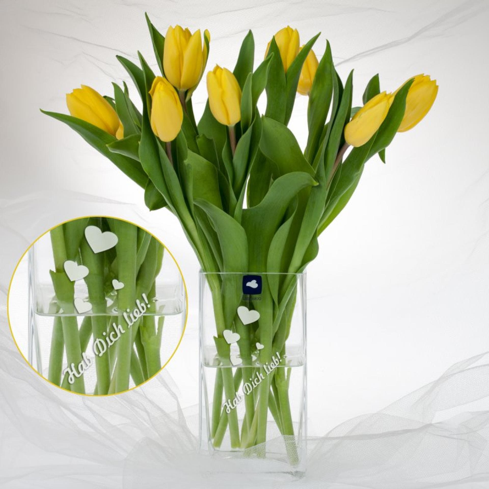 Vase mit gelben Tulpen