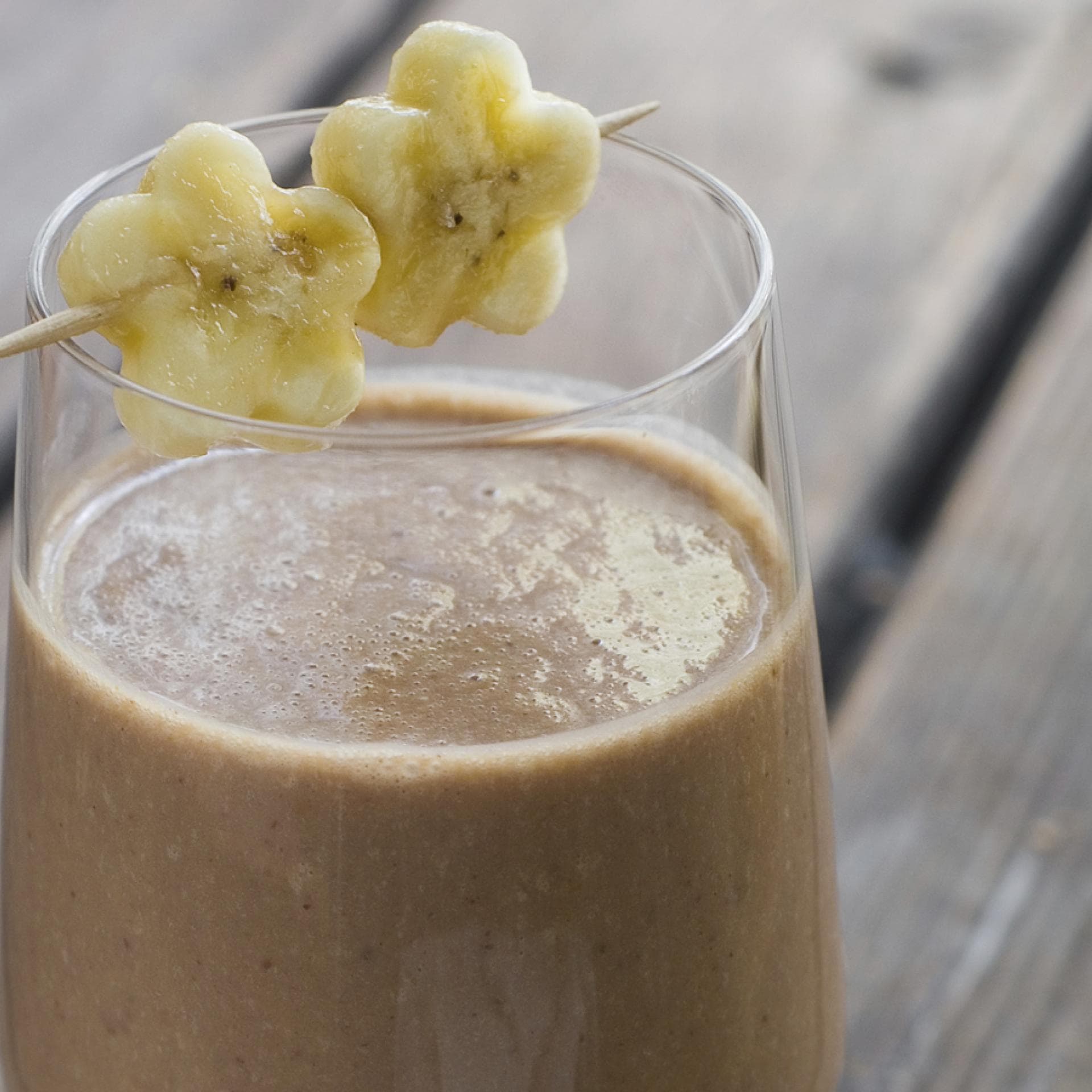 Chia Nuss Shake mit Chia-Samen und Banane Chia Nuss Shake - Der Chia-Nuss-Shake ist der optimale Energie- und Nährstoffspender während einer gesamten Trainingsphase