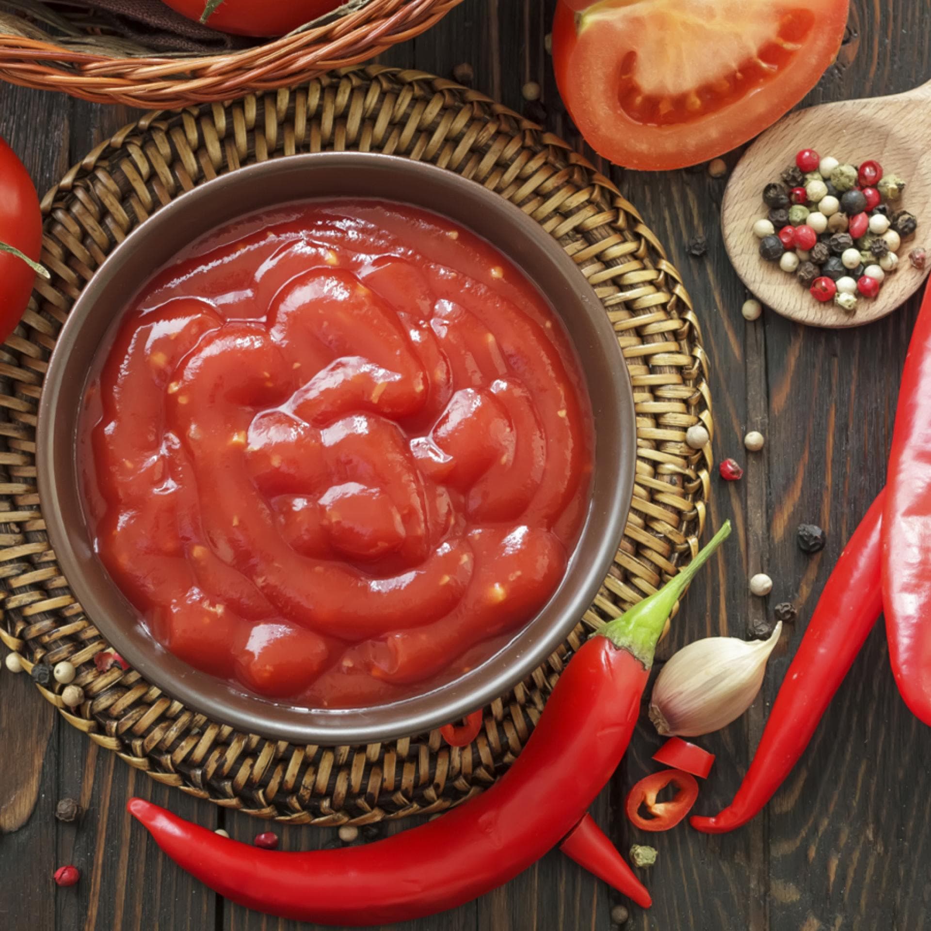 Chili-Soße - Der Dip passt zu Brot genau so gut wie zu Fleisch-Gerichten oder frischem Gemüse