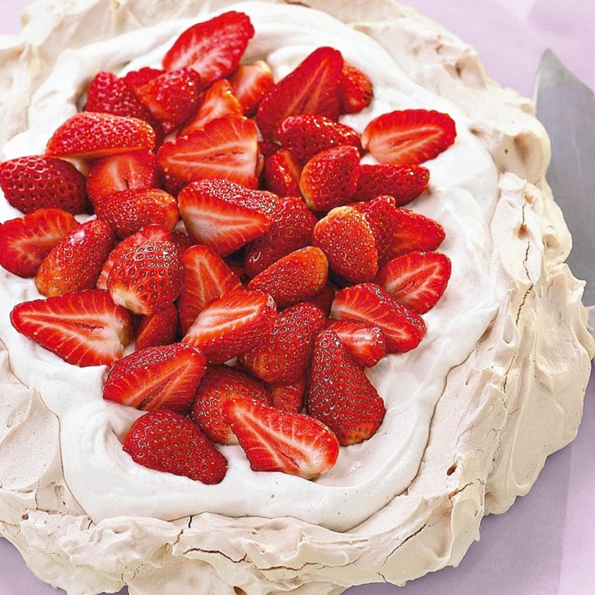 Erdbeer Pavlova
