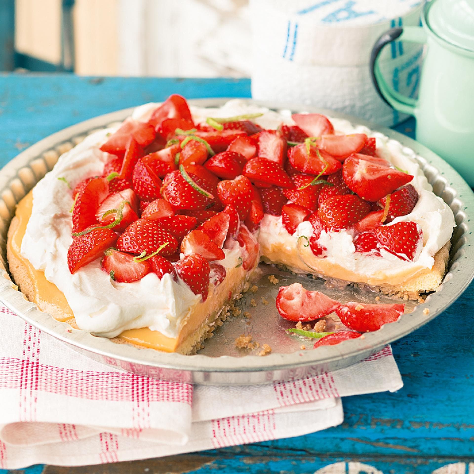 Erdbeertarte mit frischen Erdbeeren - Das Rezept finden Sie hier