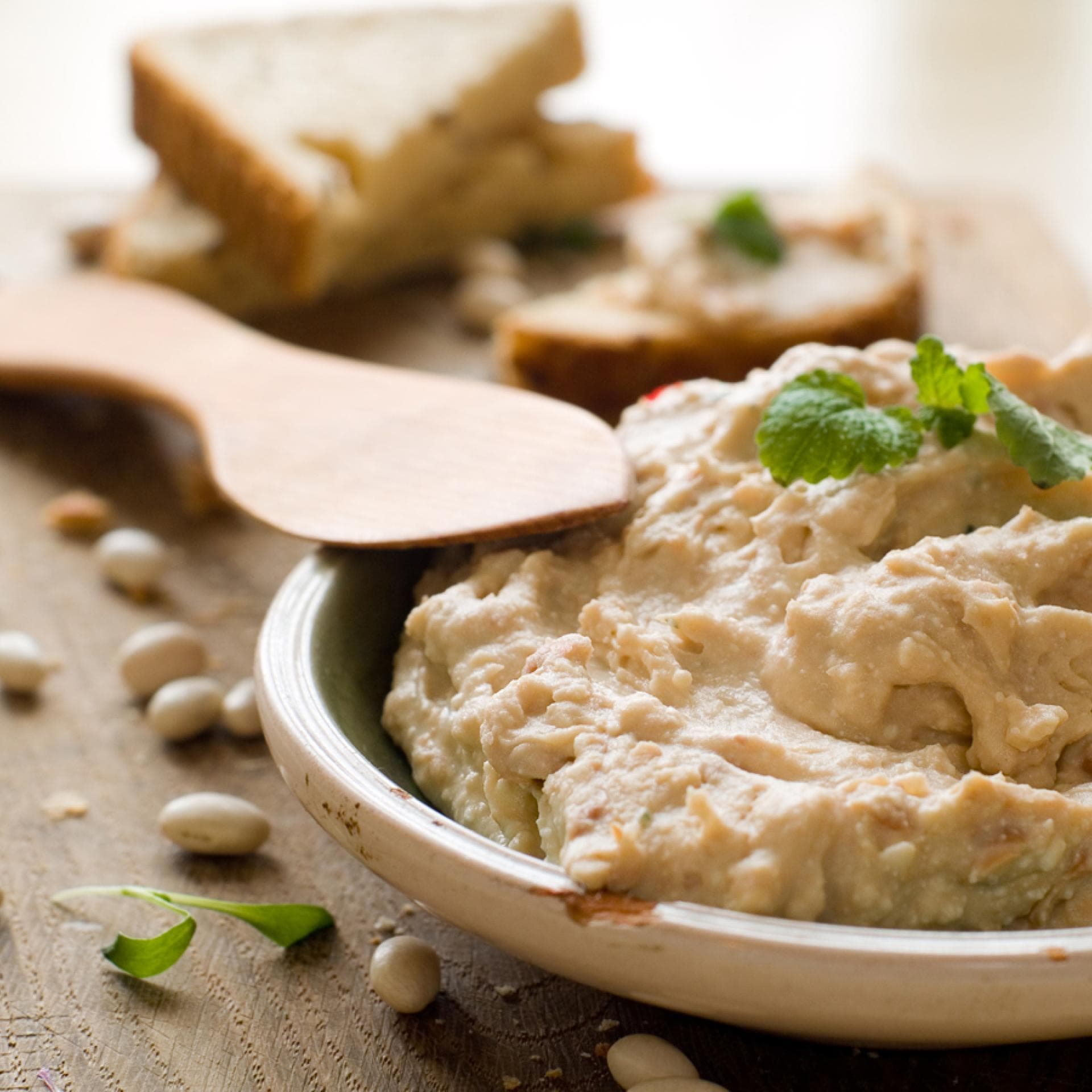 Hummus Dip mit getrockneten Tomaten