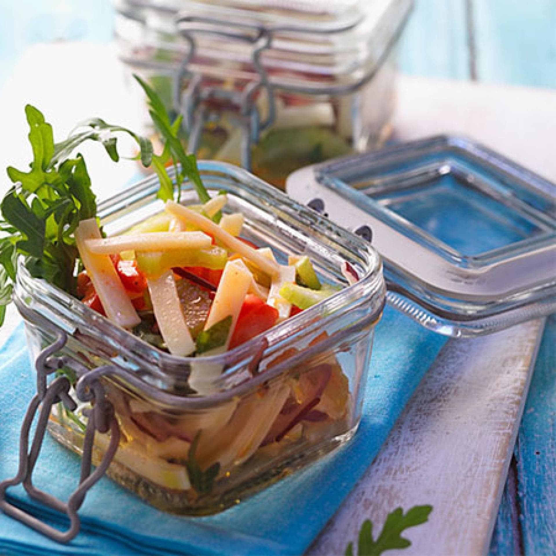 Mediterraner Käsesalat
