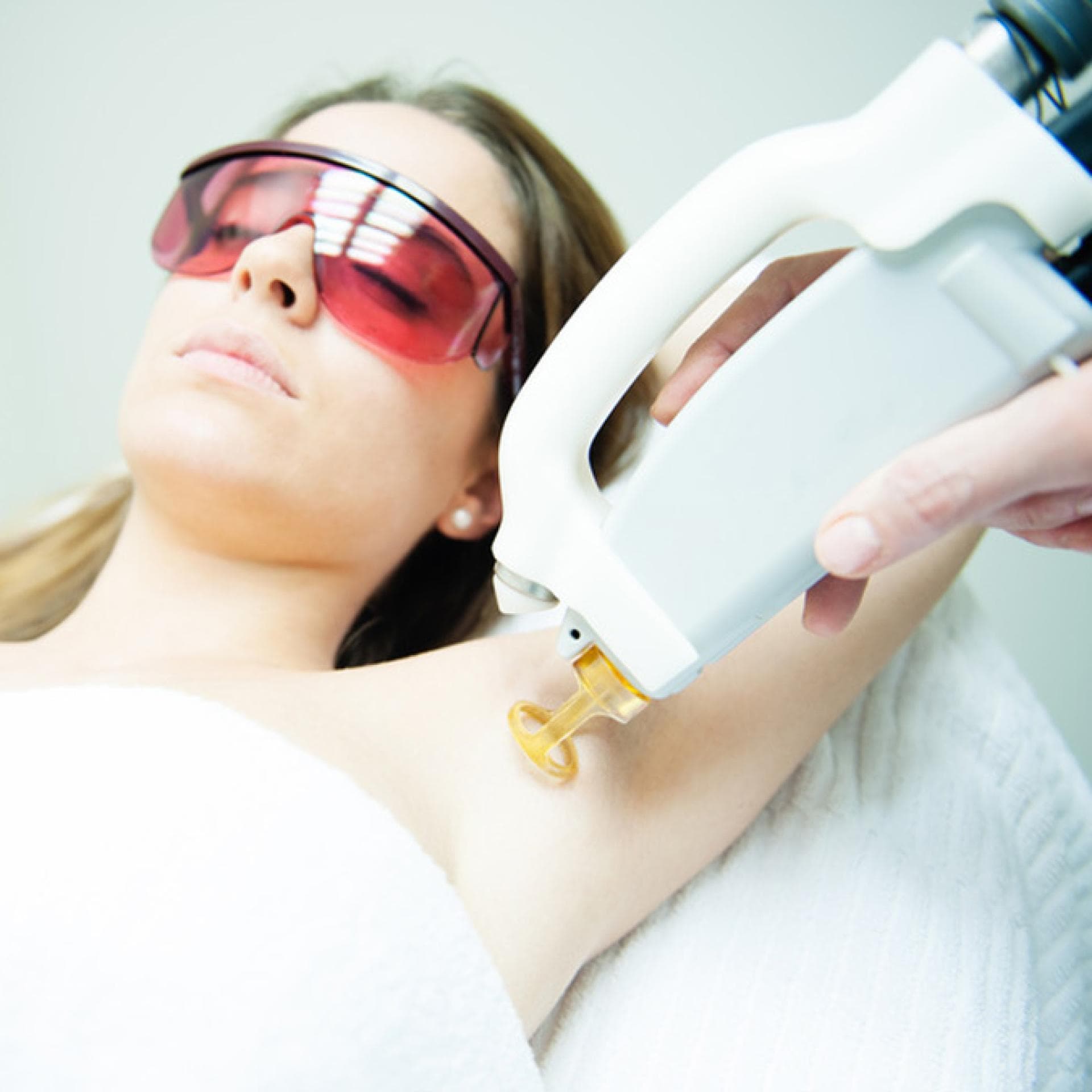 Schwitzen mit Laser behandeln Schwitzen mit Laser behandeln
