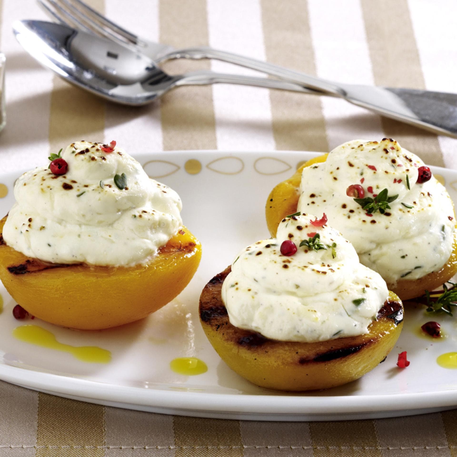 Gegrillter Pfirsich - Ein leckeres Dessert direkt vom Grill