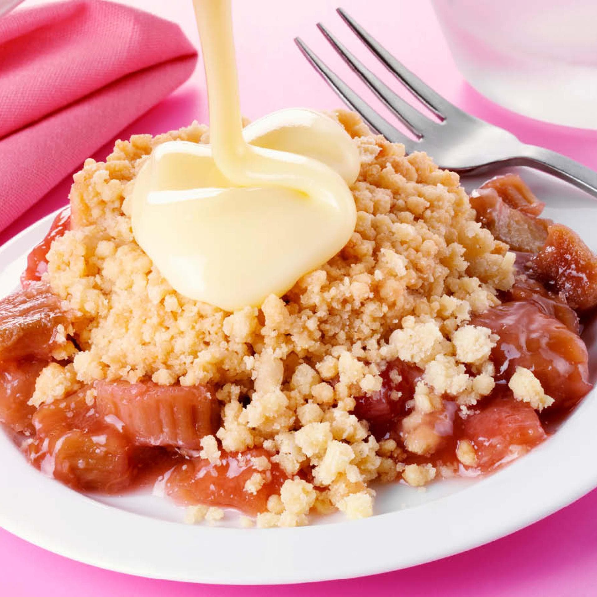 Rhabarber Crumble mit Vanillesoße