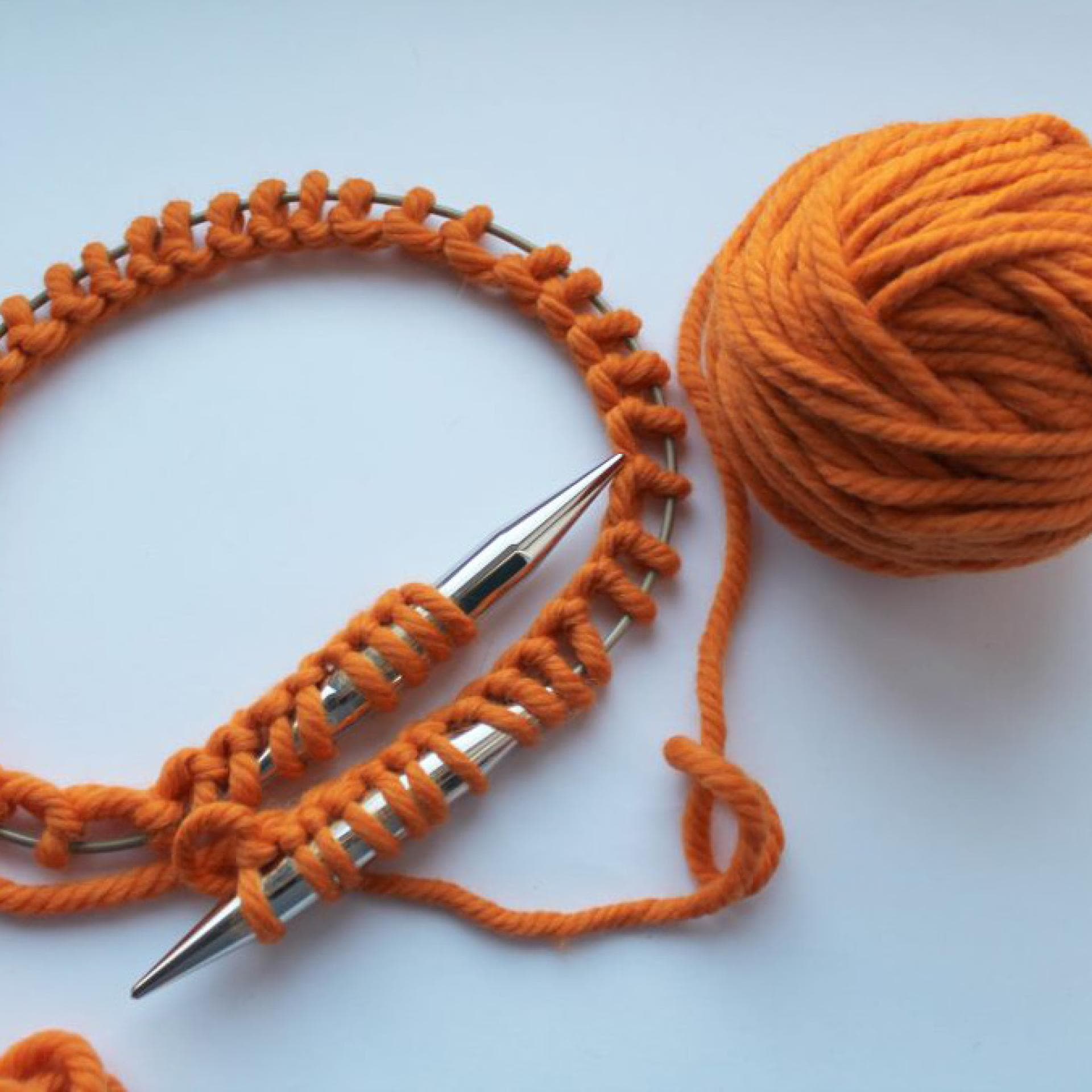 50 Maschen auf die Stricknadel aufnehmen 50 Maschen auf die Stricknadel aufnehmen