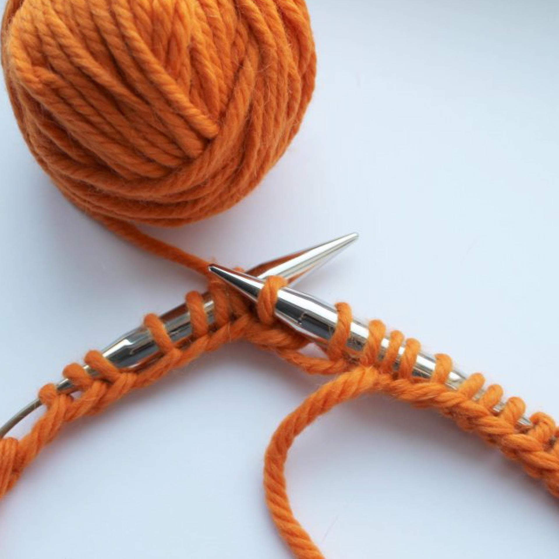 Strickanleitung Loop Maschen zur Runde schließen Strickanleitung Loop Maschen zur Runde schließen