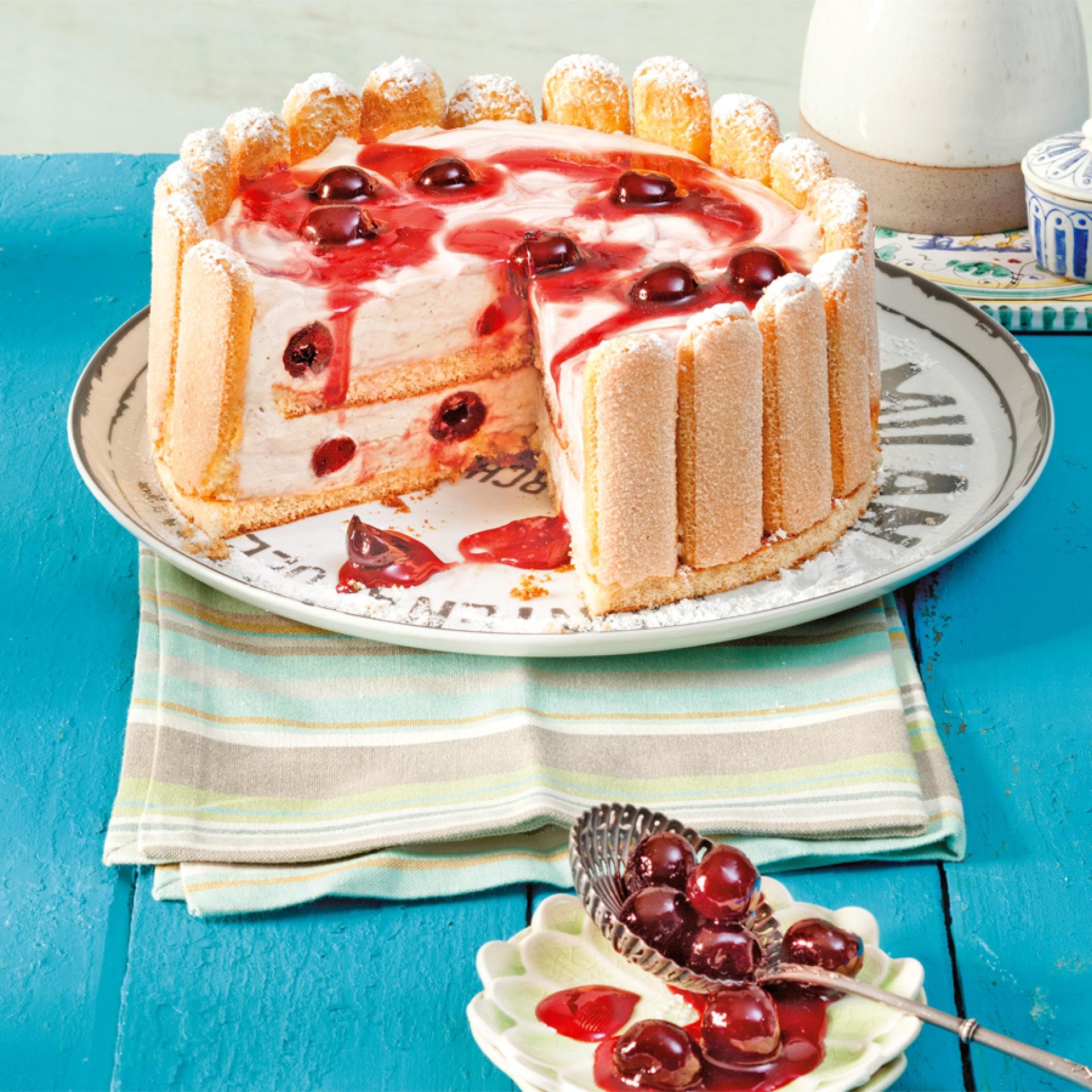 Torta Di Mascarpone -Feine Torte mit cremiger Mascapone und Löffelbiscuit