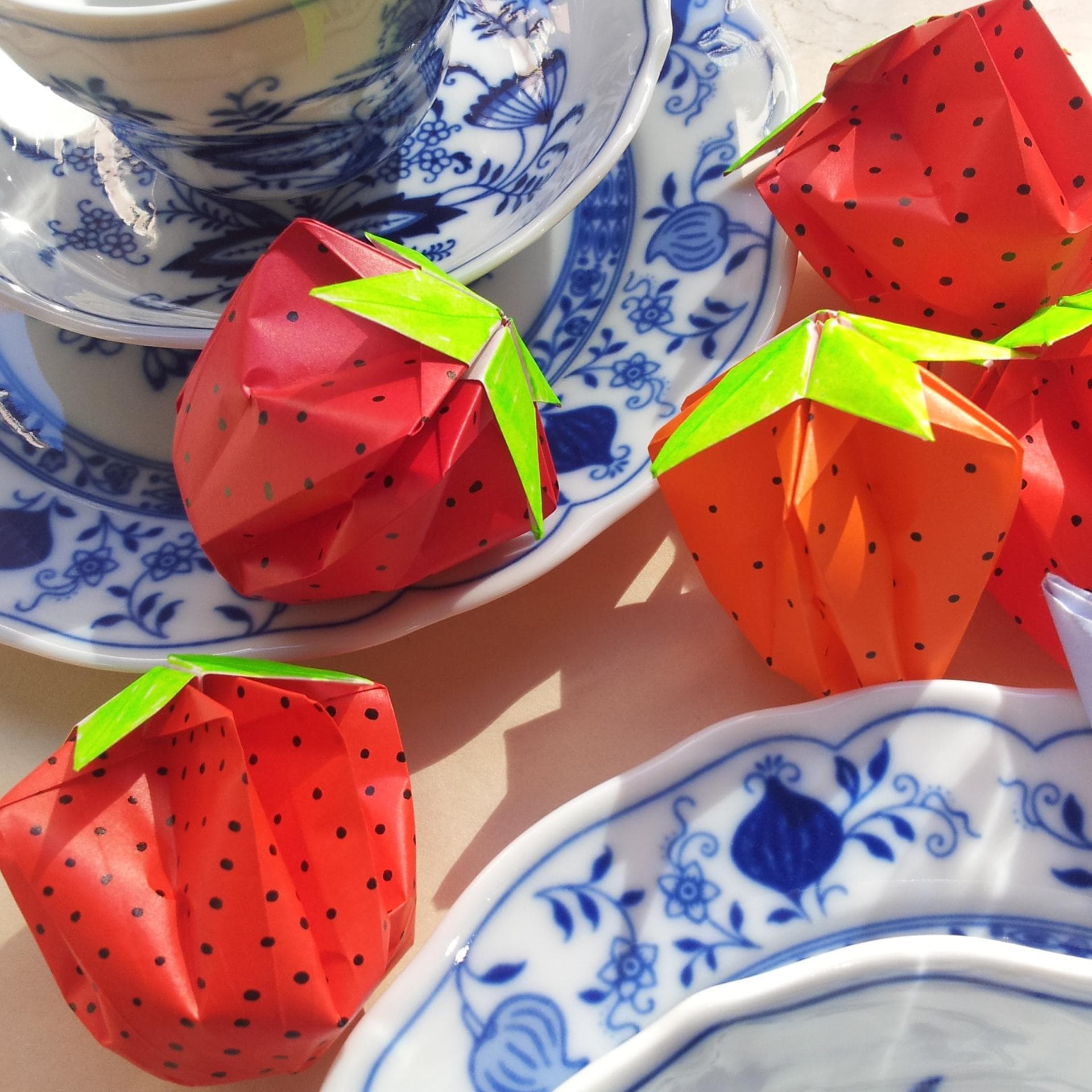 Erdbeeren als Tischdeko von der Wohn-Community SoLebIch