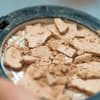 Puder zerbrochen