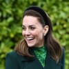 Kate mit Haarreif