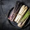 Spargel in Grün, Weiß und Lila