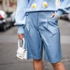 Bermuda-Shorts im Streetstyle