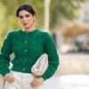 Frau Strickjacke