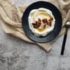 Griechischer Joghurt mit Honig und Nüssen