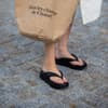 Cloud Sandals in Schwarz 