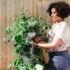 Frau Gartenarbeit