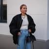 Bomberjacke im Herbst 