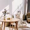 Aufgeräumtes Wohn- und Esszimmer