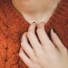 Pullover kratzt auf der Haut