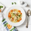 Klassische Hühnersuppe mit Nudeln