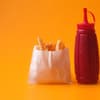 Tomatenketchup und Pommes frites
