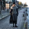 Frau trägt Stiefel 