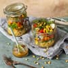 Bunter Nudelsalat im Glas