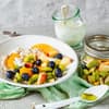 Obst und Joghurt in einer Schale