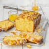 Orangenkuchen auf einem Tablett