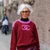 Frisuren ab 60 mit Brille 