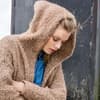 Strickjacke mit Kapuze