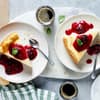 Tofu-Käsekuchen mit Beerensauce