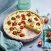 Zucchini-Quiche mit Tofu und Tomaten