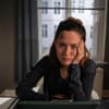 Emily Cox als Emma Turgut im ZDF-Film "Unsichtbarer Angreifer"