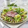 Asia-Salat mit Steakstreifen und Kichererbsen 