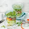 Bunter Schichtsalat mit Ei-Dressing