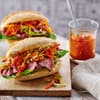 Banh Mi mit Rindfleisch und Gemüse