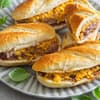 Gefüllte Baguettes mit Hackfleisch und Käse