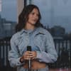 Sängerin Leony im Crop Top von sloggi