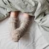 Selbst gestrickte Wollsocken