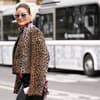 Olivia Palermo trägt Leojacke