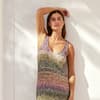Stricken mit Leinen - Model in Maxi-Strickkleid von Lana Grossa