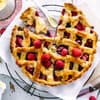 Rhabarber-Tarte mit Beeren 